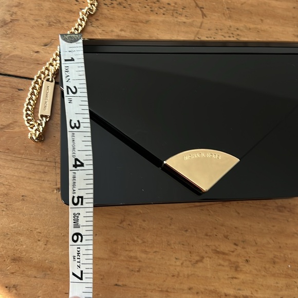Michael Kors Resin envelope clutch - Picture 6 of 15